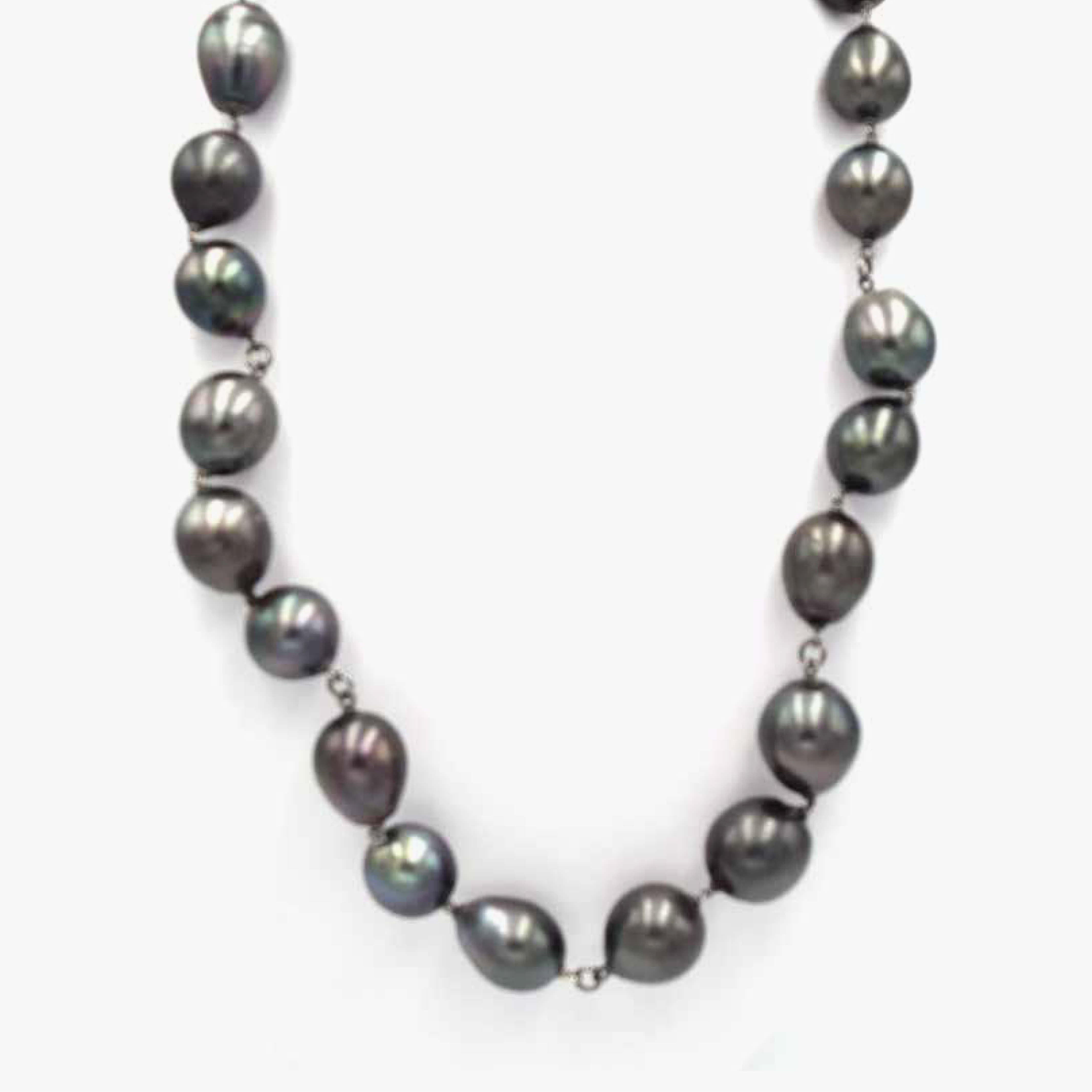 Black Gold Necklace with Tahitian Pearls